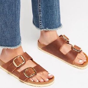BIRKENSTOCK | Arizona Big Buckle Sandal (Cognac)